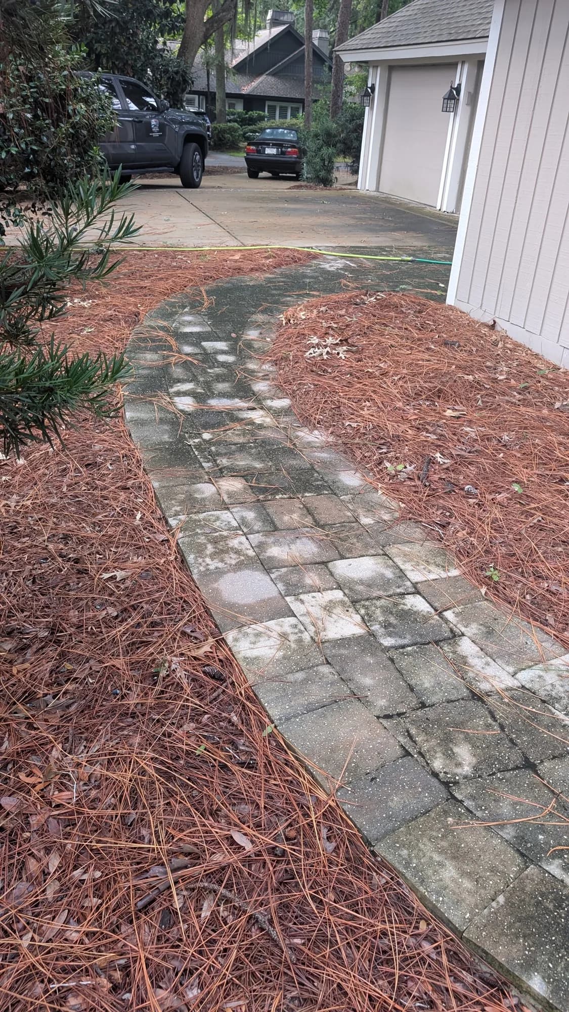 Clean home exterior in a Bluffton HOA community after soft washing